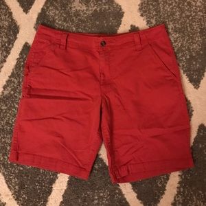 Men’s salmon/red shorts